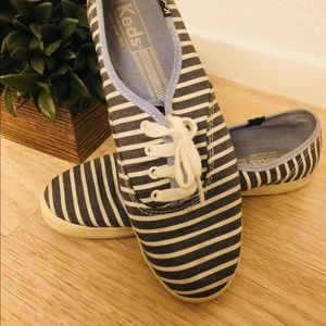 KEDS- Gray striped with baby blue edging Sz7.5
